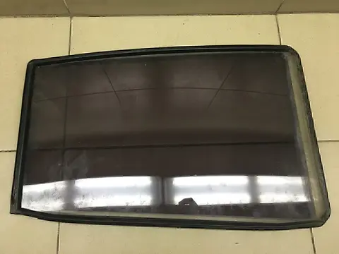 Стекло двери задней левой (форточка) SUZUKI Vitara/Sidekick 1989-1999