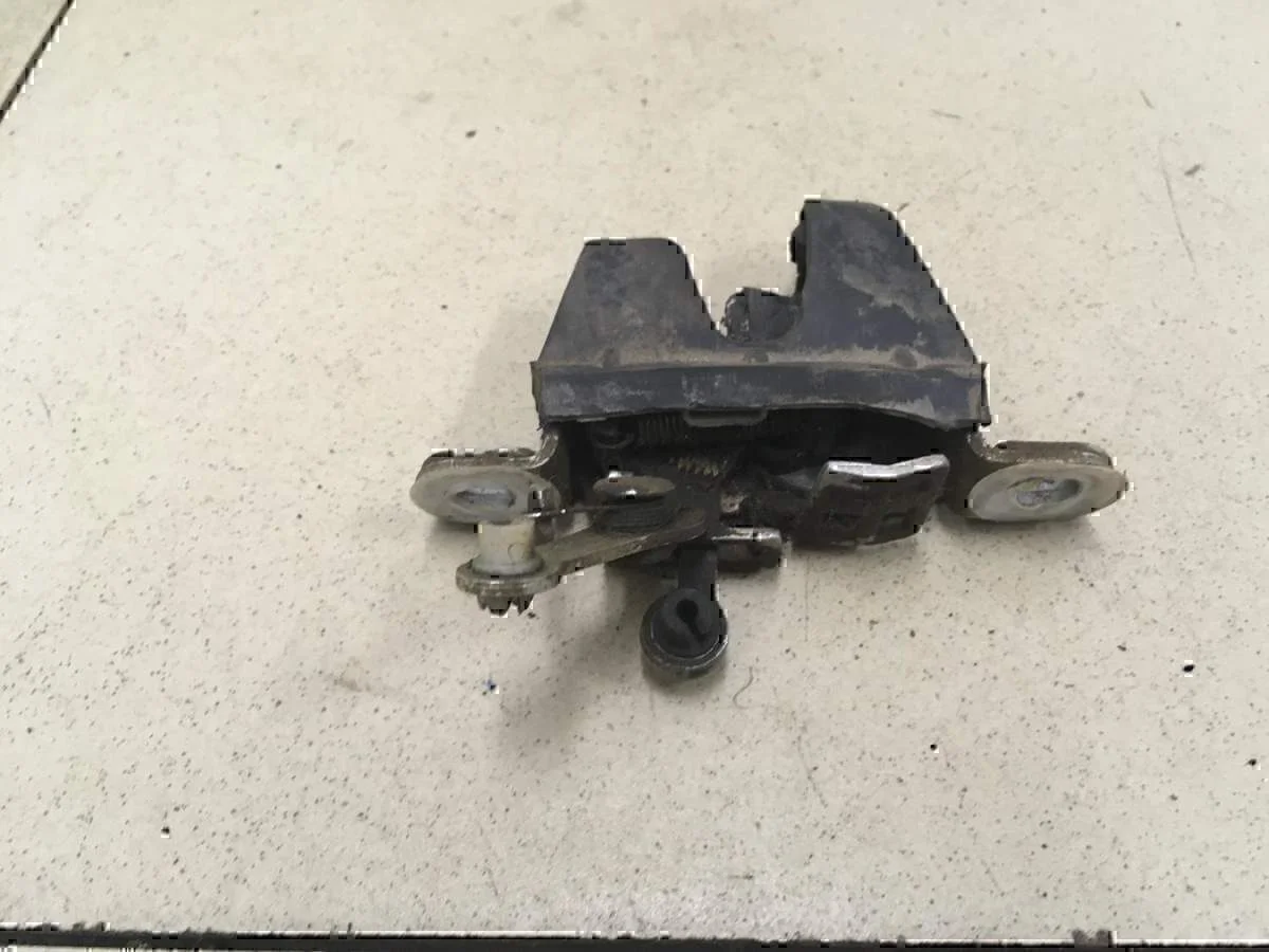 Замок багажника VW Pointer/Golf BR 2004-2009 - миниатюра 3