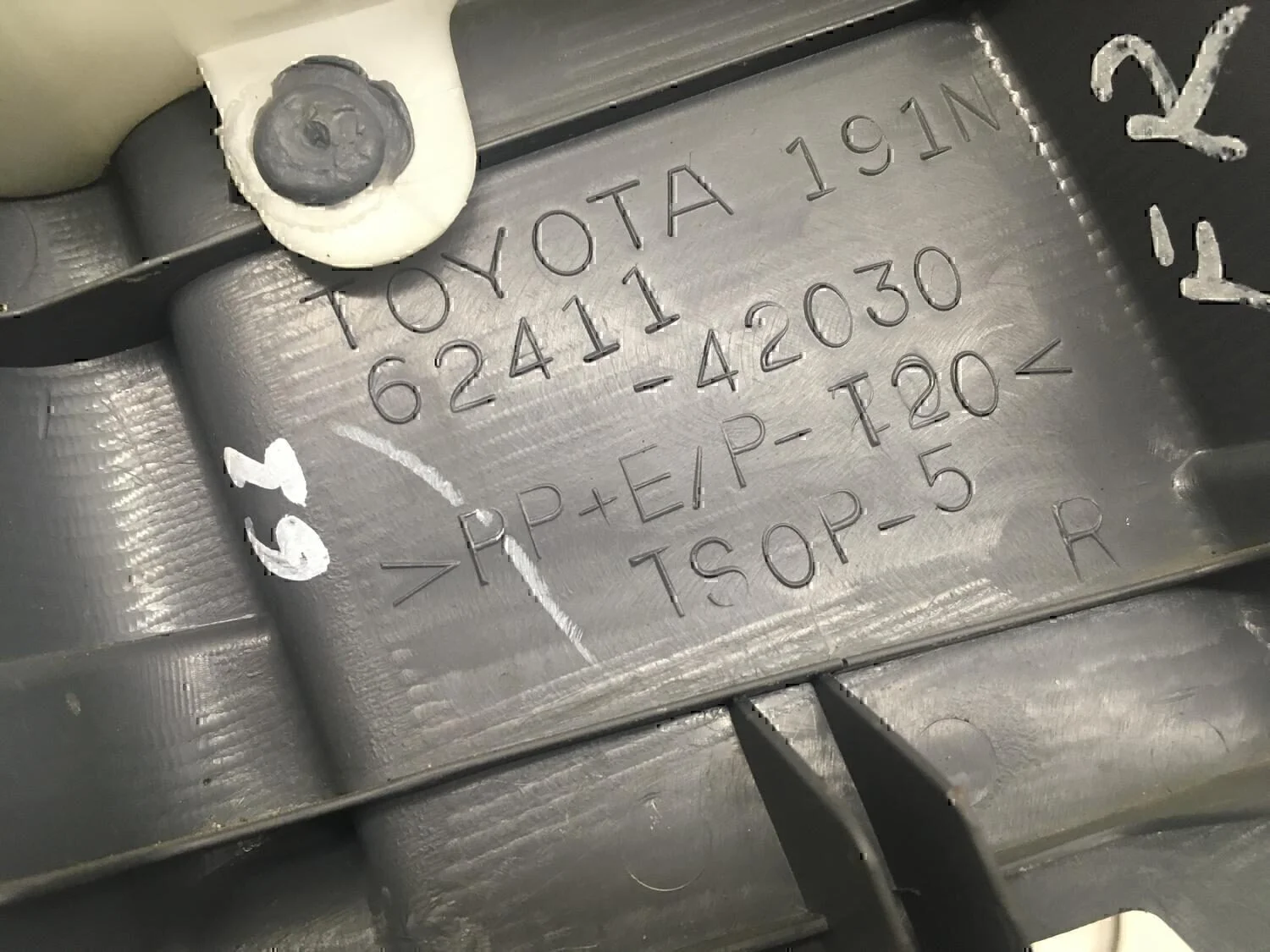 Обшивка стойки TOYOTA RAV 4 2000-2005 - миниатюра 5