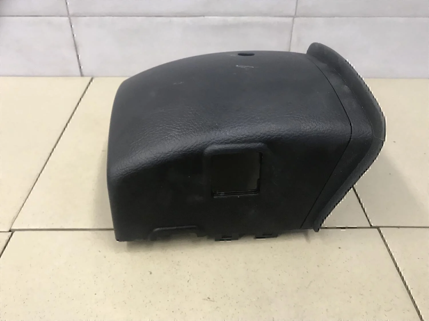 Кожух рулевой колонки нижний Hyundai-KIA Mohave 2009> - миниатюра 4