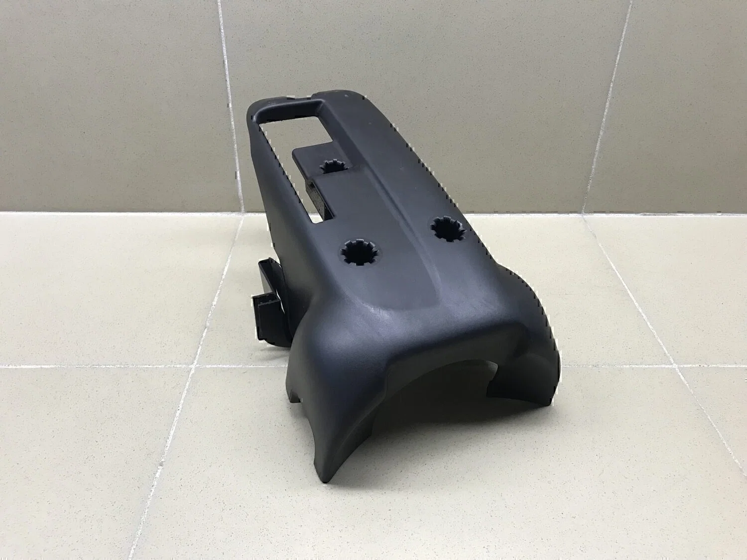 Кожух рулевой колонки нижний VOLVO V50 2004-2012 - изображение 1