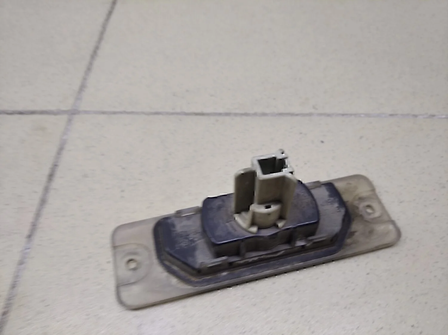 Фонарь подсветки номера NISSAN Almera N16 2000-2006 - миниатюра 2