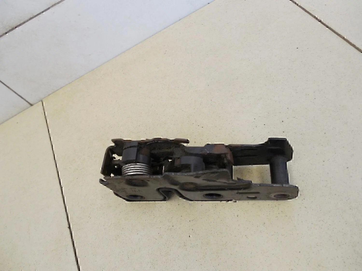 Замок капота VW Golf V 2003-2009 - миниатюра 2