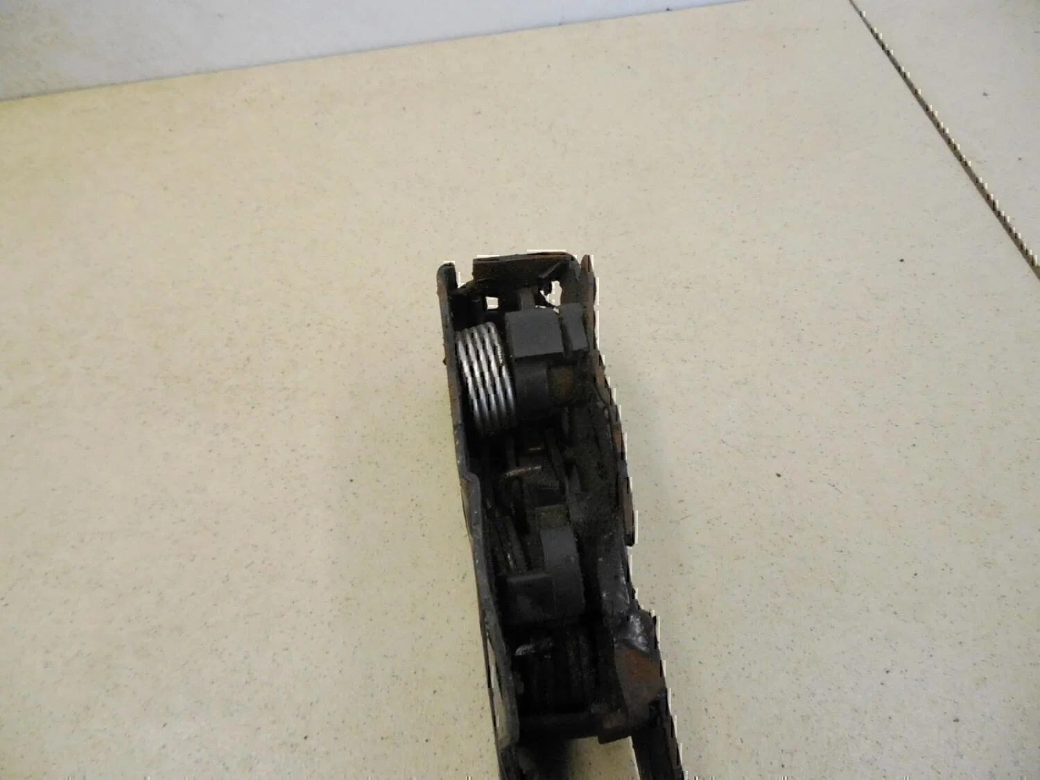Замок капота VW Golf V 2003-2009 - миниатюра 3
