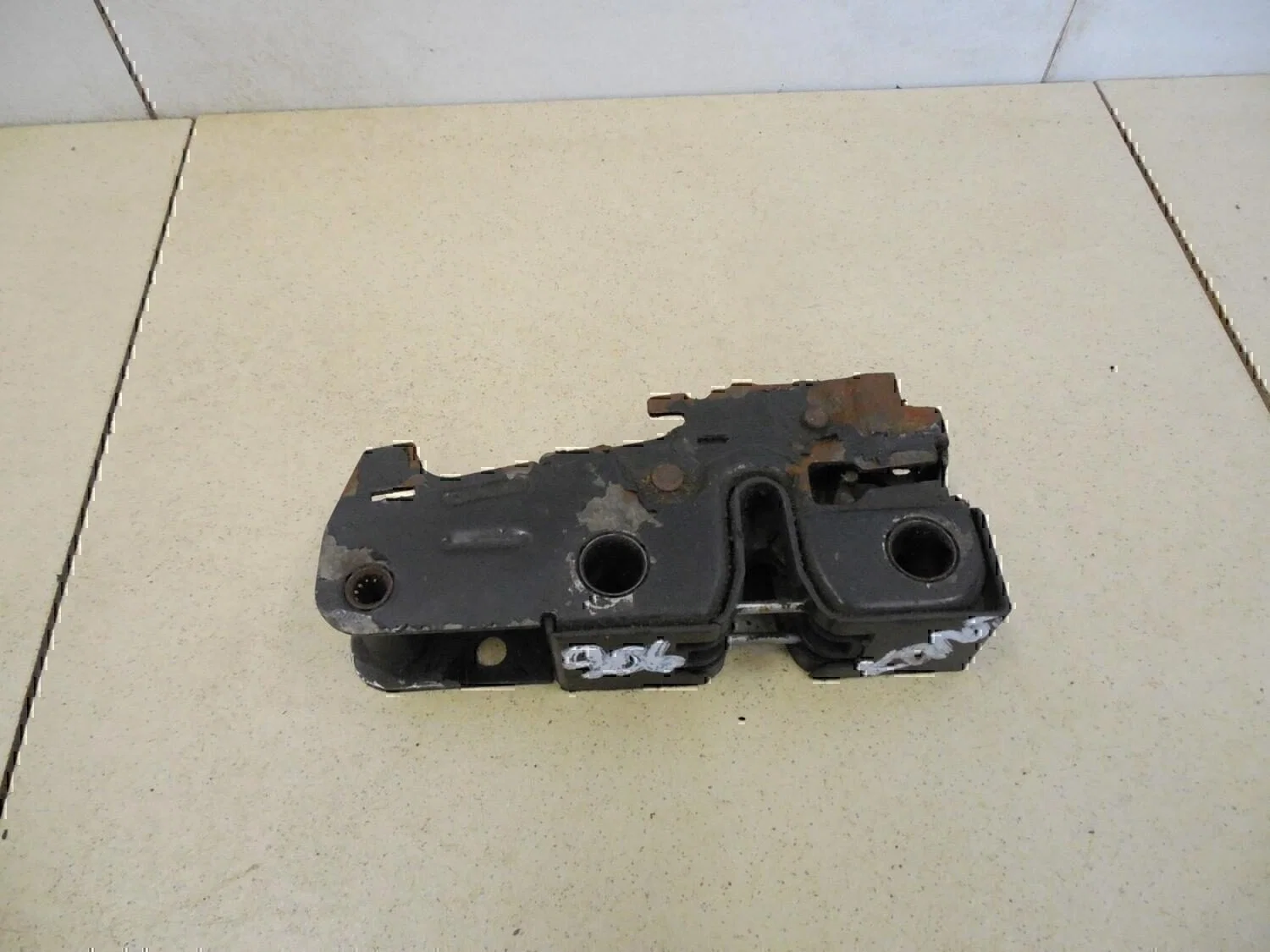 Замок капота VW Golf V 2003-2009 - миниатюра 4