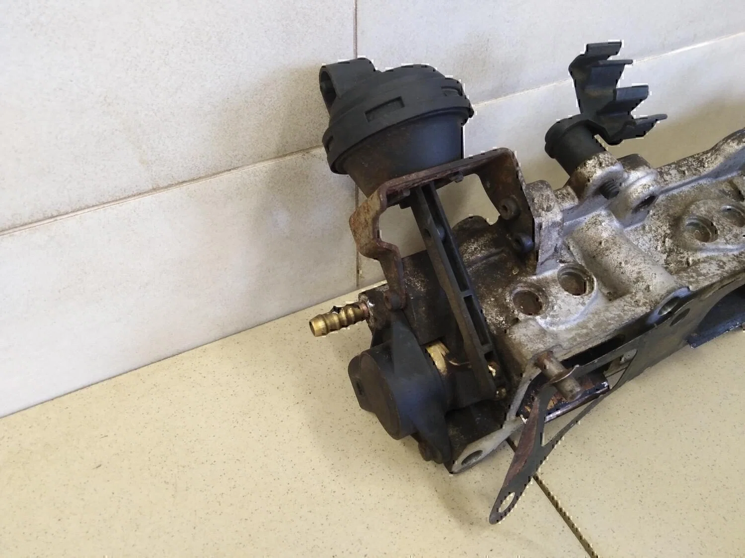 Коллектор впускной VW Golf V 2003-2009 - миниатюра 4