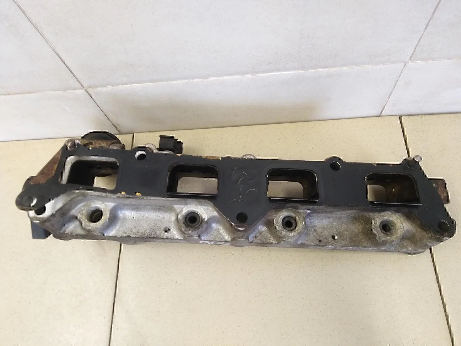 Коллектор впускной VW Golf V 2003-2009 - миниатюра 5