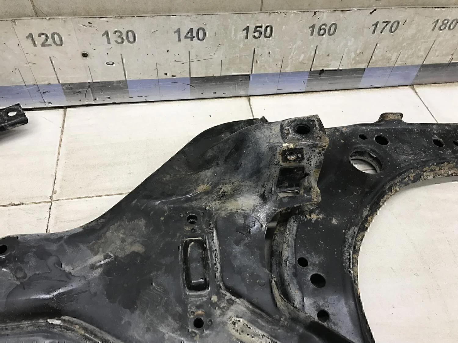Балка подмоторная Audi A3 (8L1) 1996-2003 - миниатюра 4