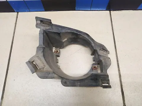 Кронштейн фары противотуманной правой RENAULT Clio/Symbol 1998-2008