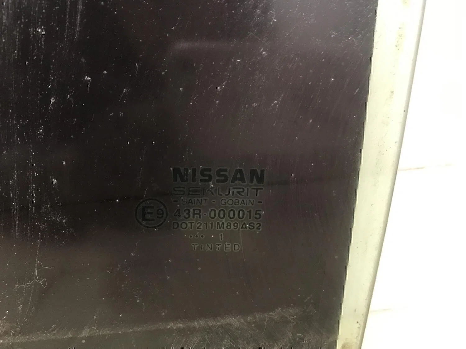 Стекло двери задней левой NISSAN Almera Tino 2000-2006 - миниатюра 3