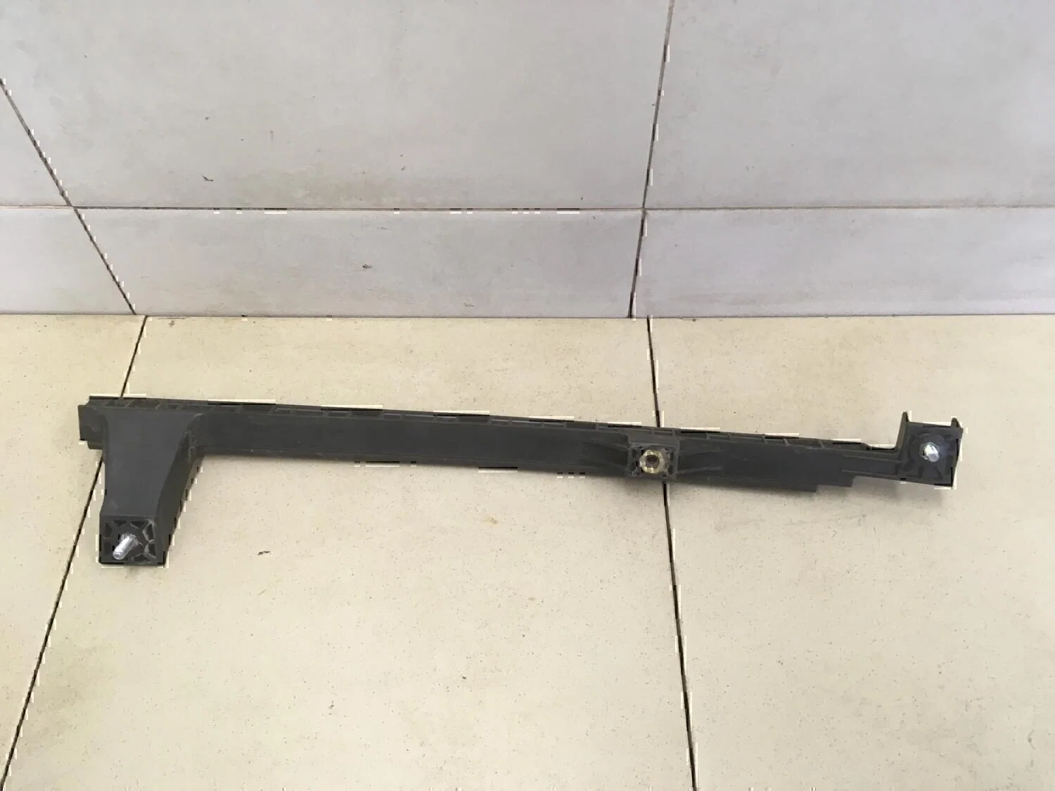Направляющая стекла Hyundai-KIA Elantra 2006-2011 - миниатюра 2