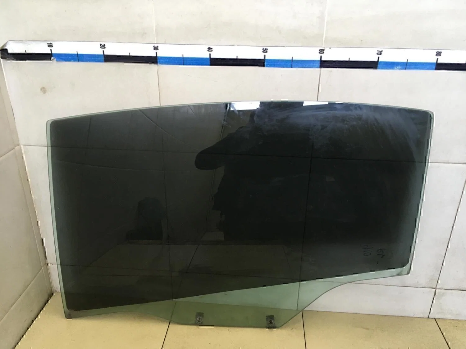 Стекло двери задней левой Peugeot-Citroen C4 2005-2011 - изображение 1