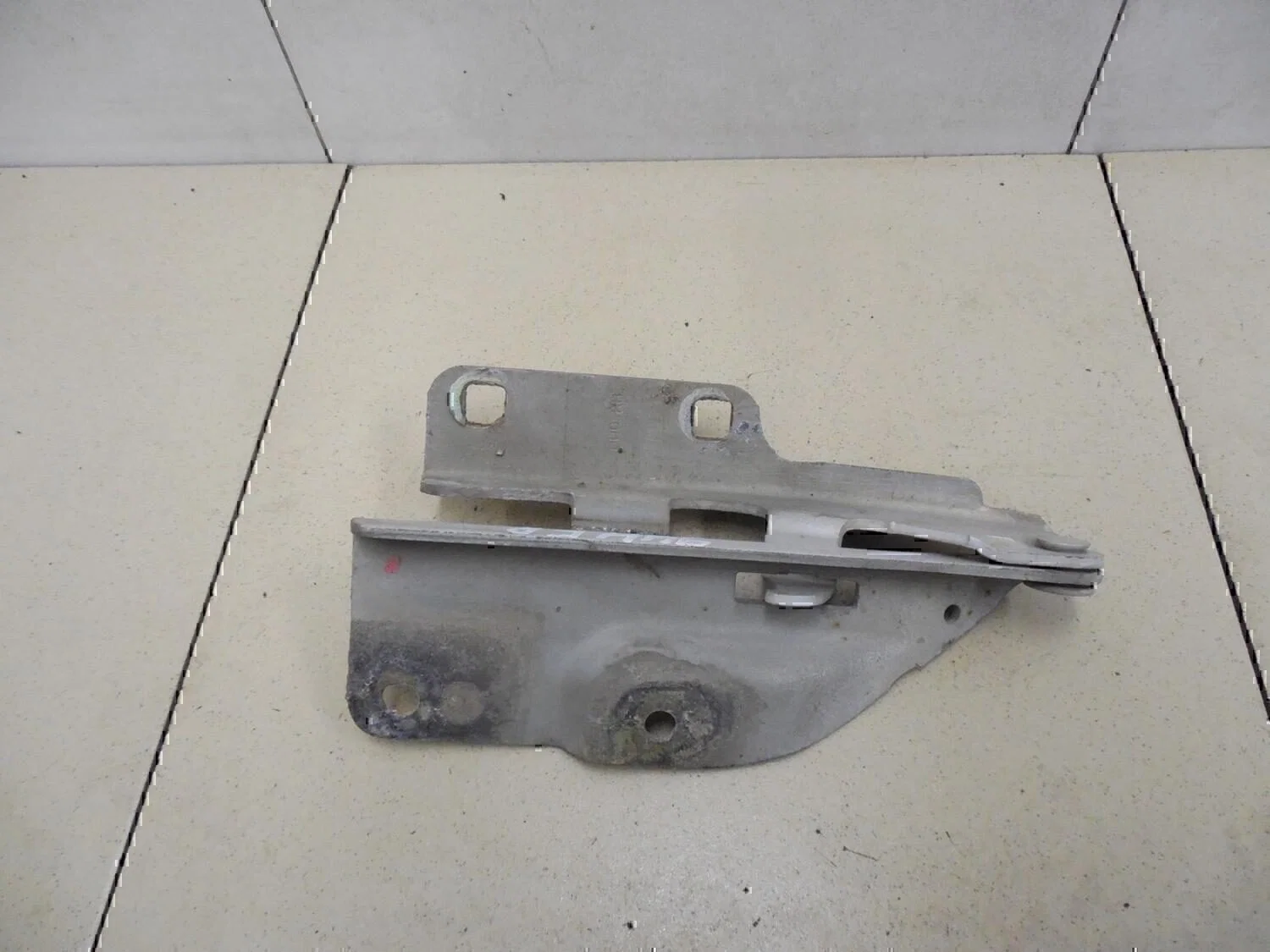 Петля капота правая NISSAN Almera Tino 2000-2006 - миниатюра 2