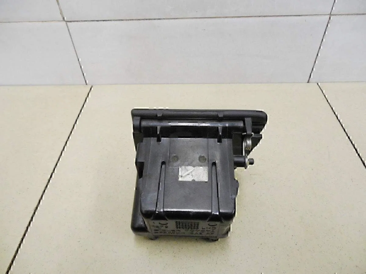 Пепельница передняя TOYOTA Carina E 1992-1997 - миниатюра 2