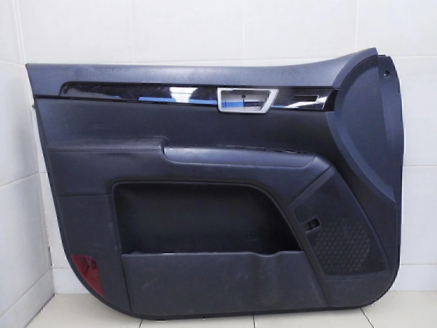 Обшивка двери передней левой Hyundai-KIA Mohave 2009> - изображение 1