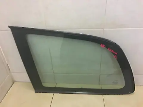 Стекло кузовное глухое левое TOYOTA Carina E 1992-1997