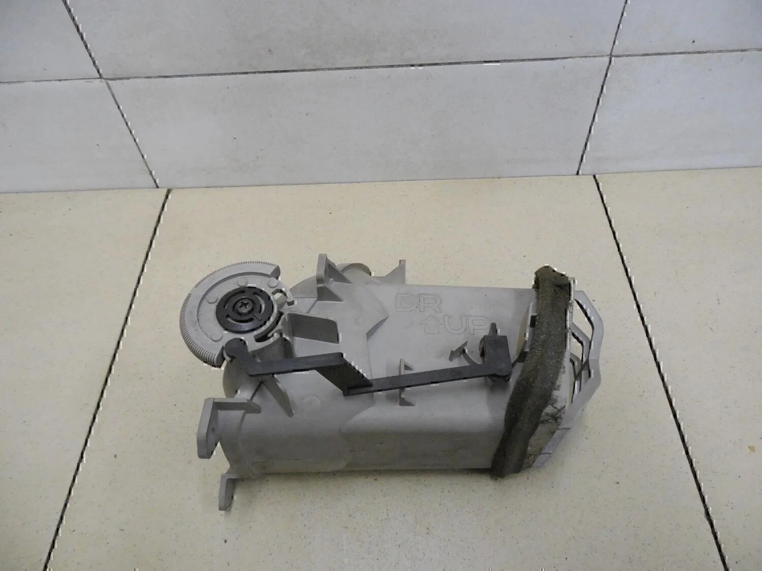Дефлектор воздушный NISSAN Almera Tino 2000-2006 - миниатюра 2