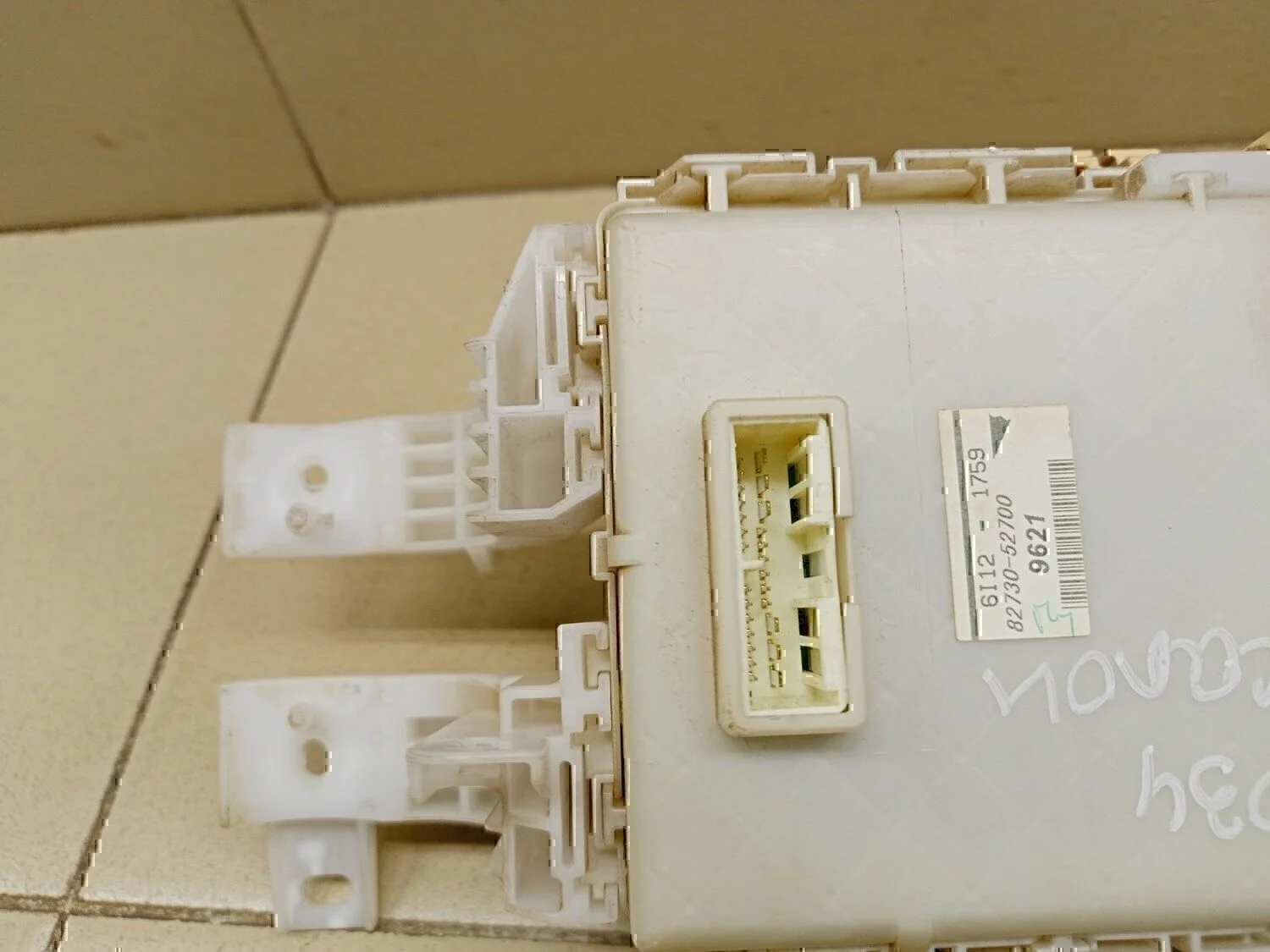 Блок предохранителей TOYOTA Yaris 2005-2011 - миниатюра 5