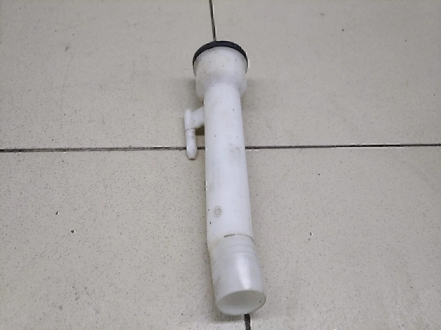 Горловина бачка омывателя Chevrolet Cruze 2009-2016 - изображение 1