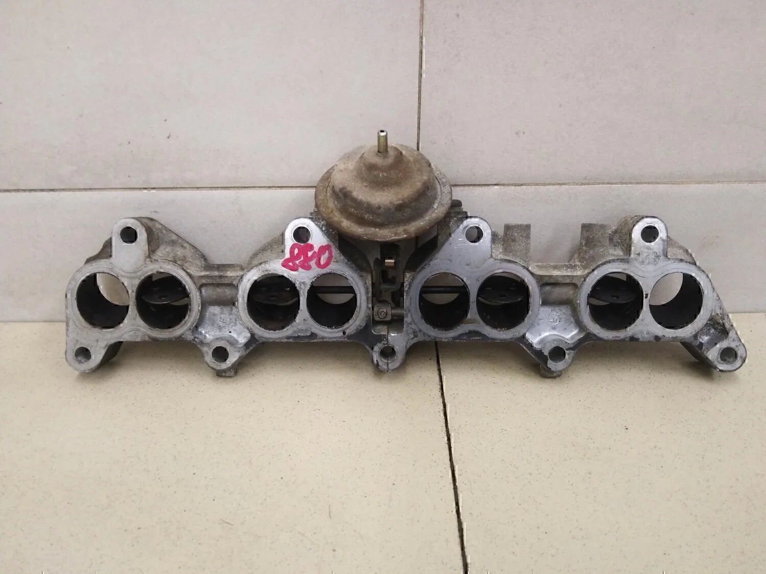 Заслонка воздушная TOYOTA Carina E 1992-1997 - миниатюра 2