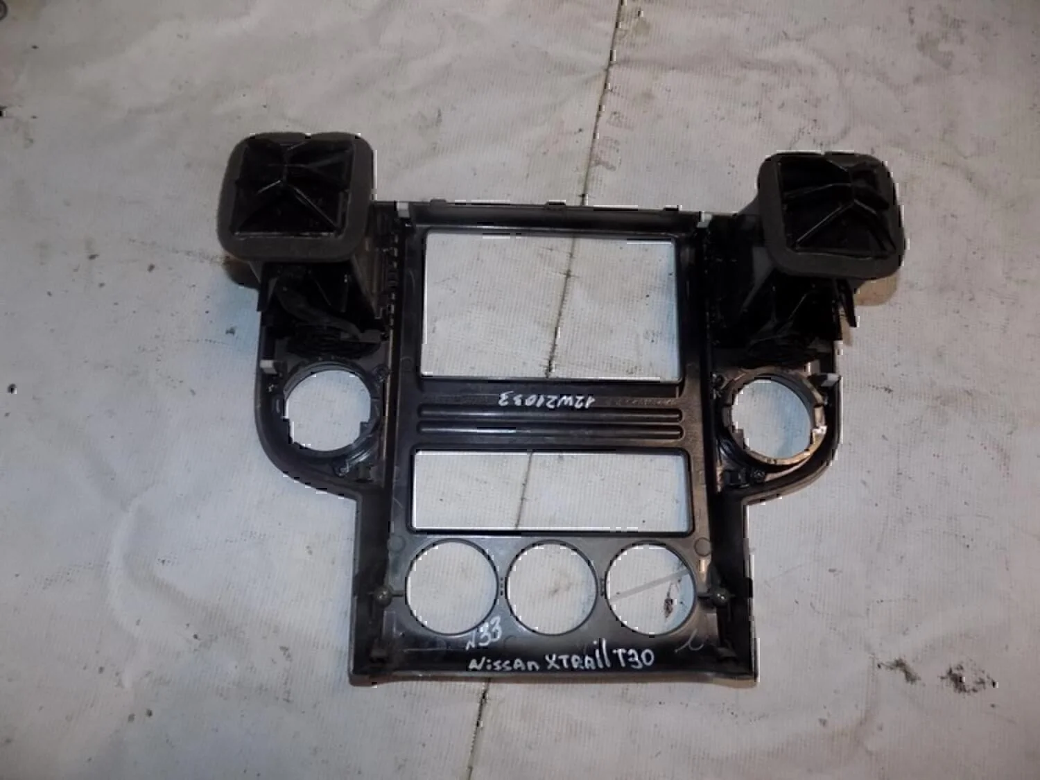Консоль NISSAN X-Trail (T30) 2001-2006 - миниатюра 2