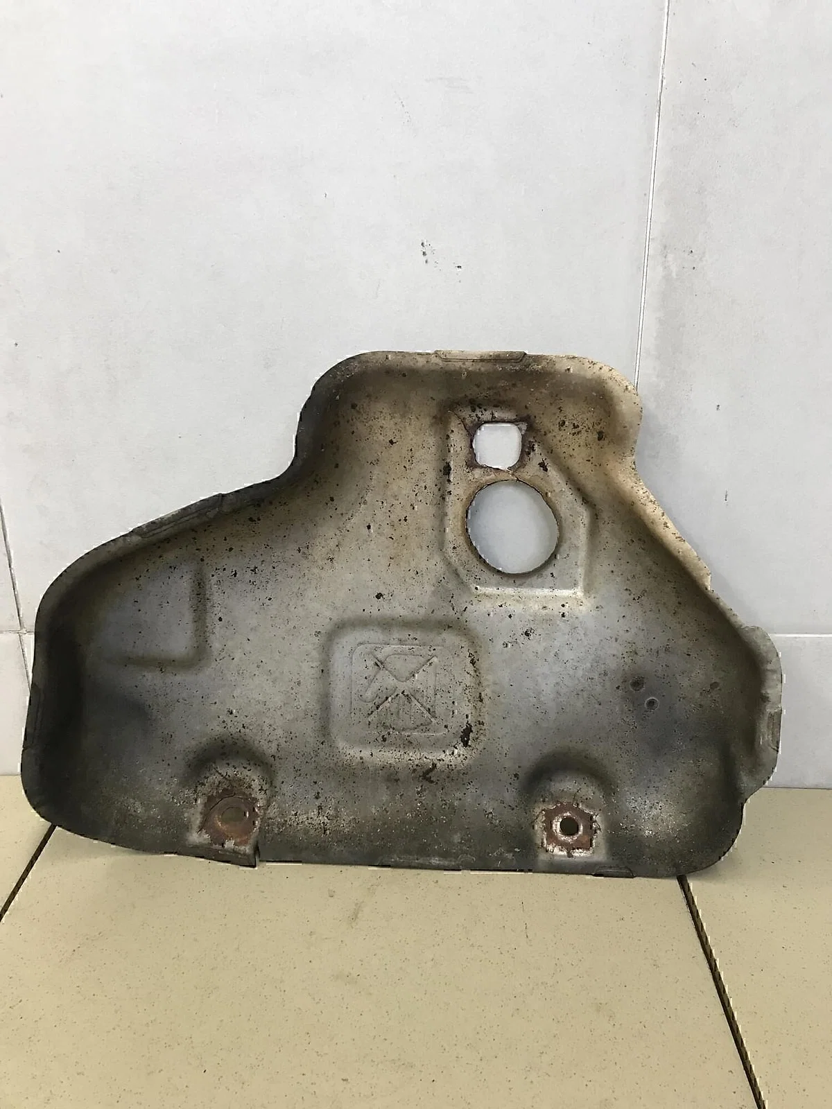 Экран тепловой MITSUBISHI Lancer (CS/Classic) 2003-2006 - изображение 1