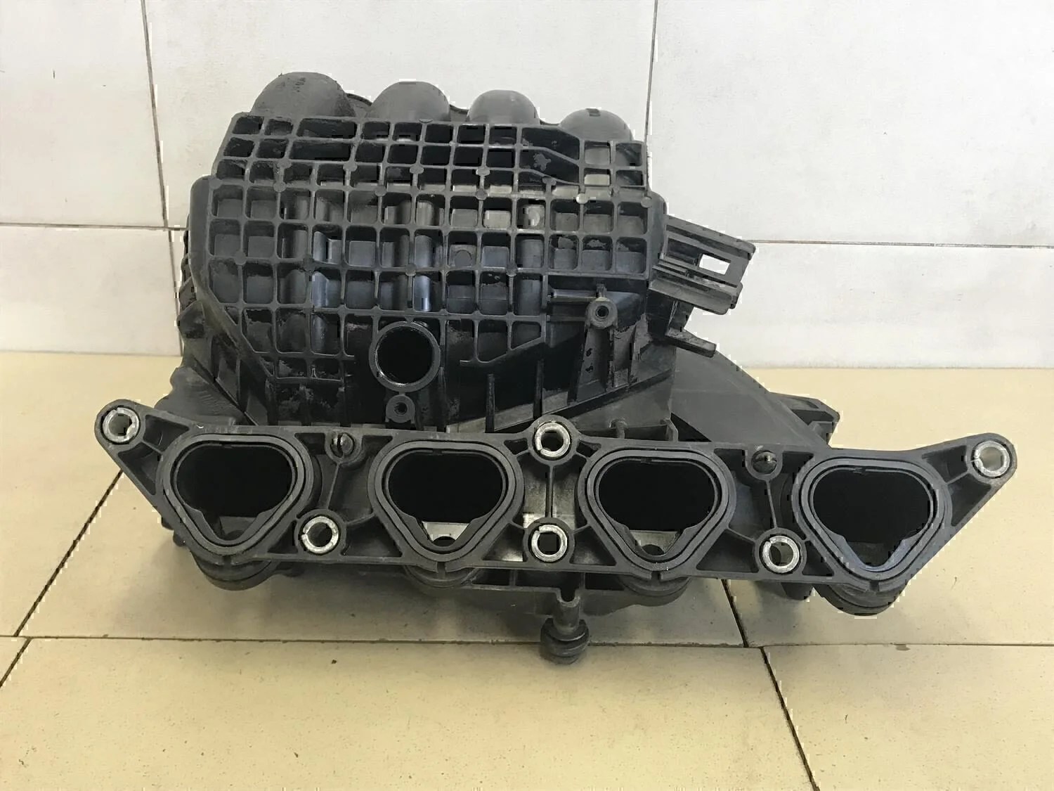 Коллектор впускной SKODA Fabia 1999-2006 - миниатюра 5