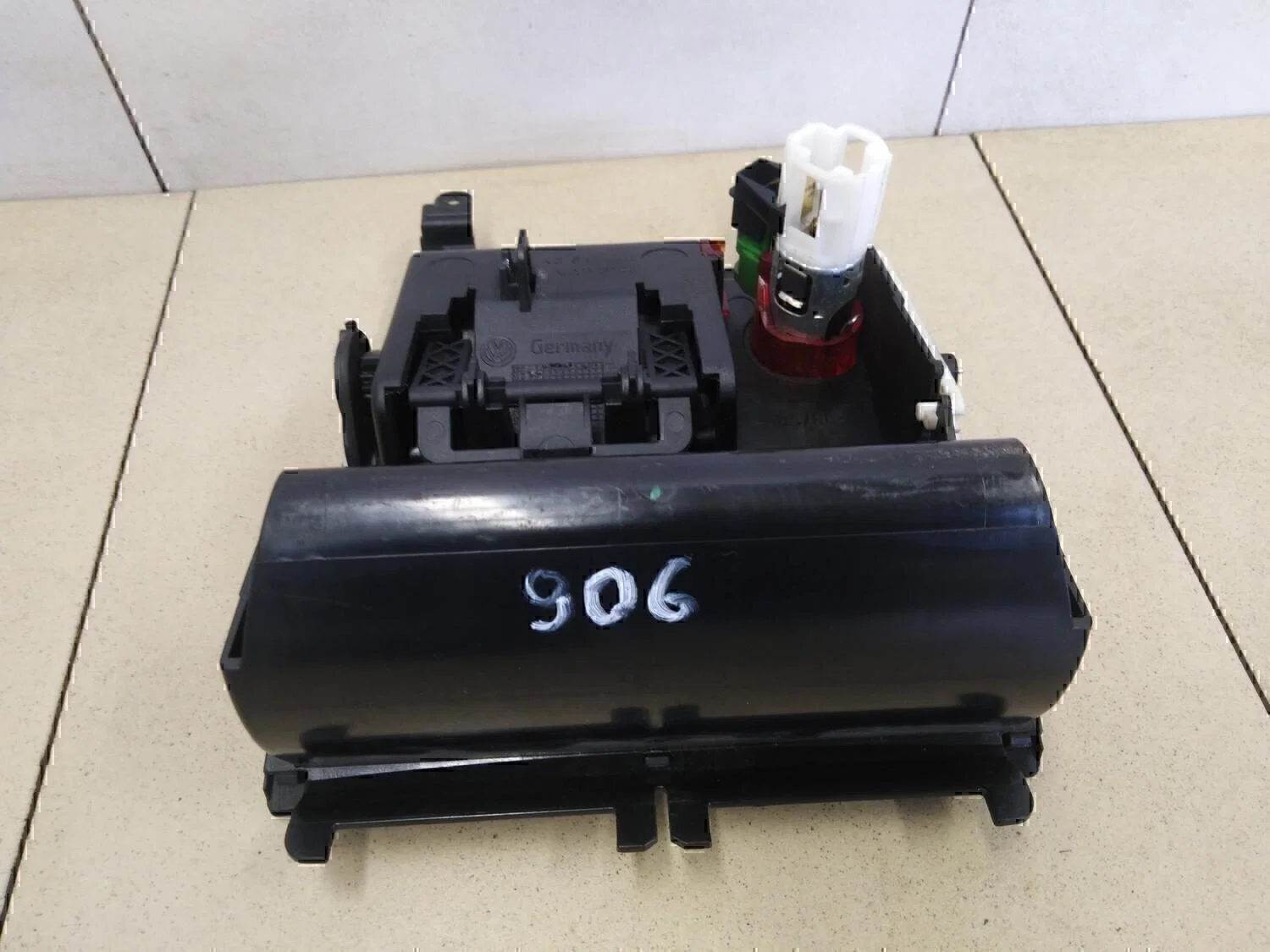 Пепельница передняя VW Golf V 2003-2009 - миниатюра 3