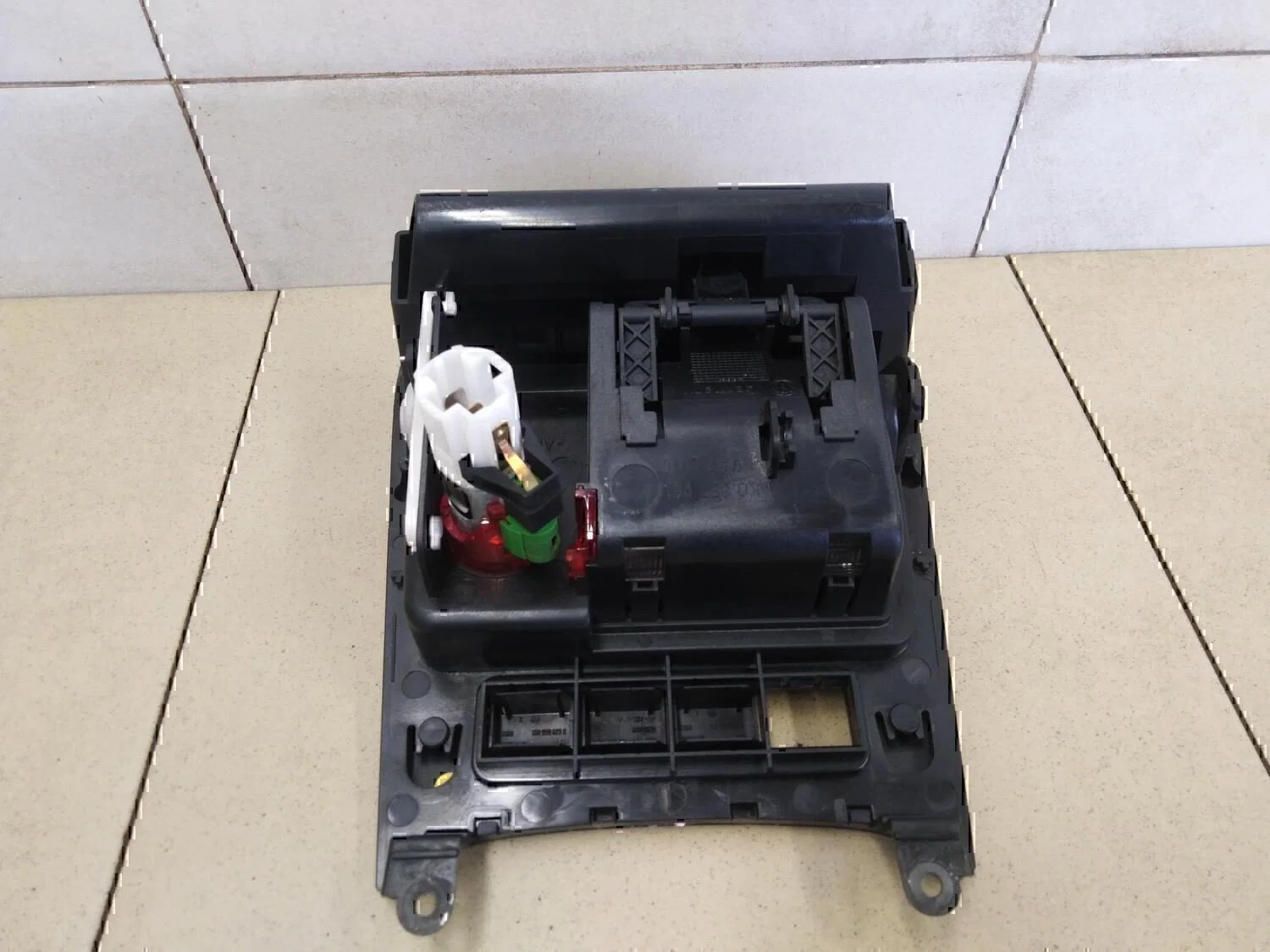 Пепельница передняя VW Golf V 2003-2009 - миниатюра 4