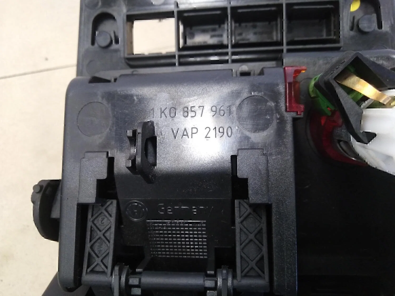 Пепельница передняя VW Golf V 2003-2009 - миниатюра 5