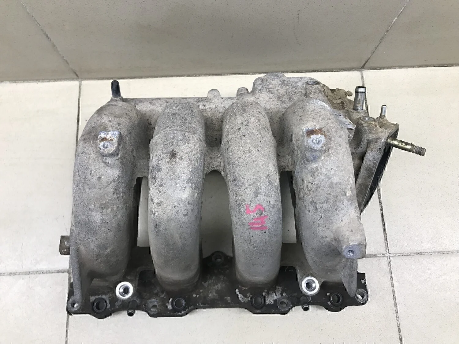 Впускной коллекор MAZDA 626 (GE) 1992-1997 - миниатюра 3