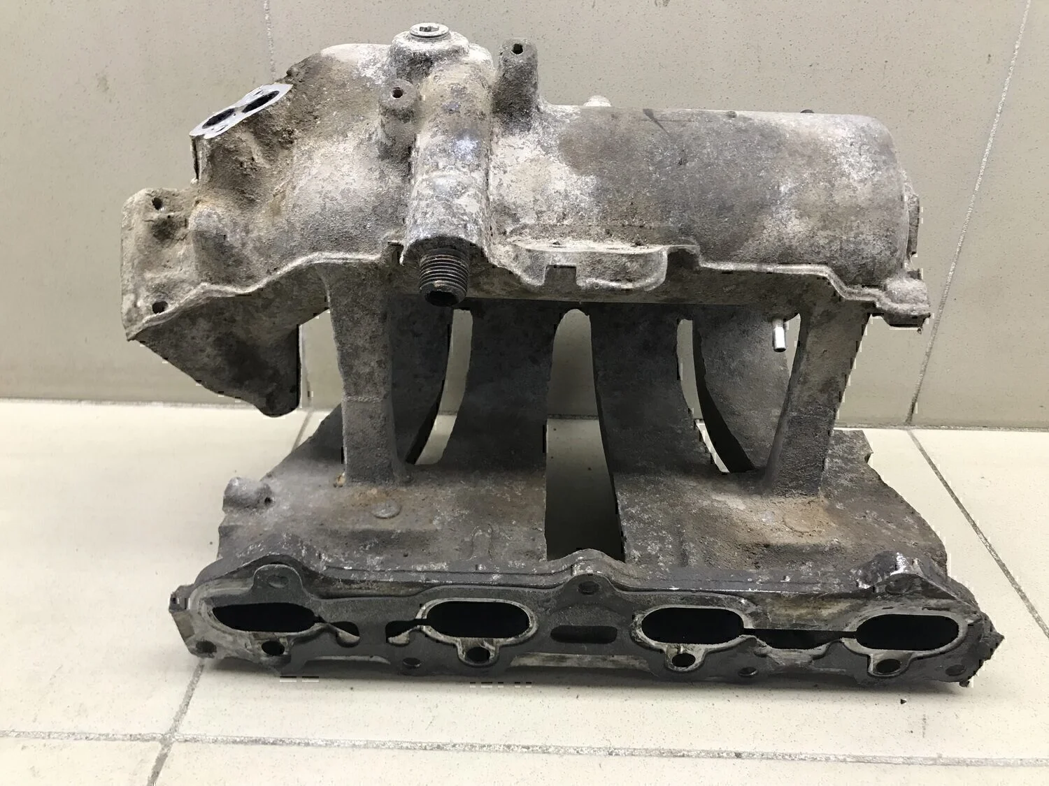 Впускной коллекор MAZDA 626 (GE) 1992-1997 - миниатюра 6