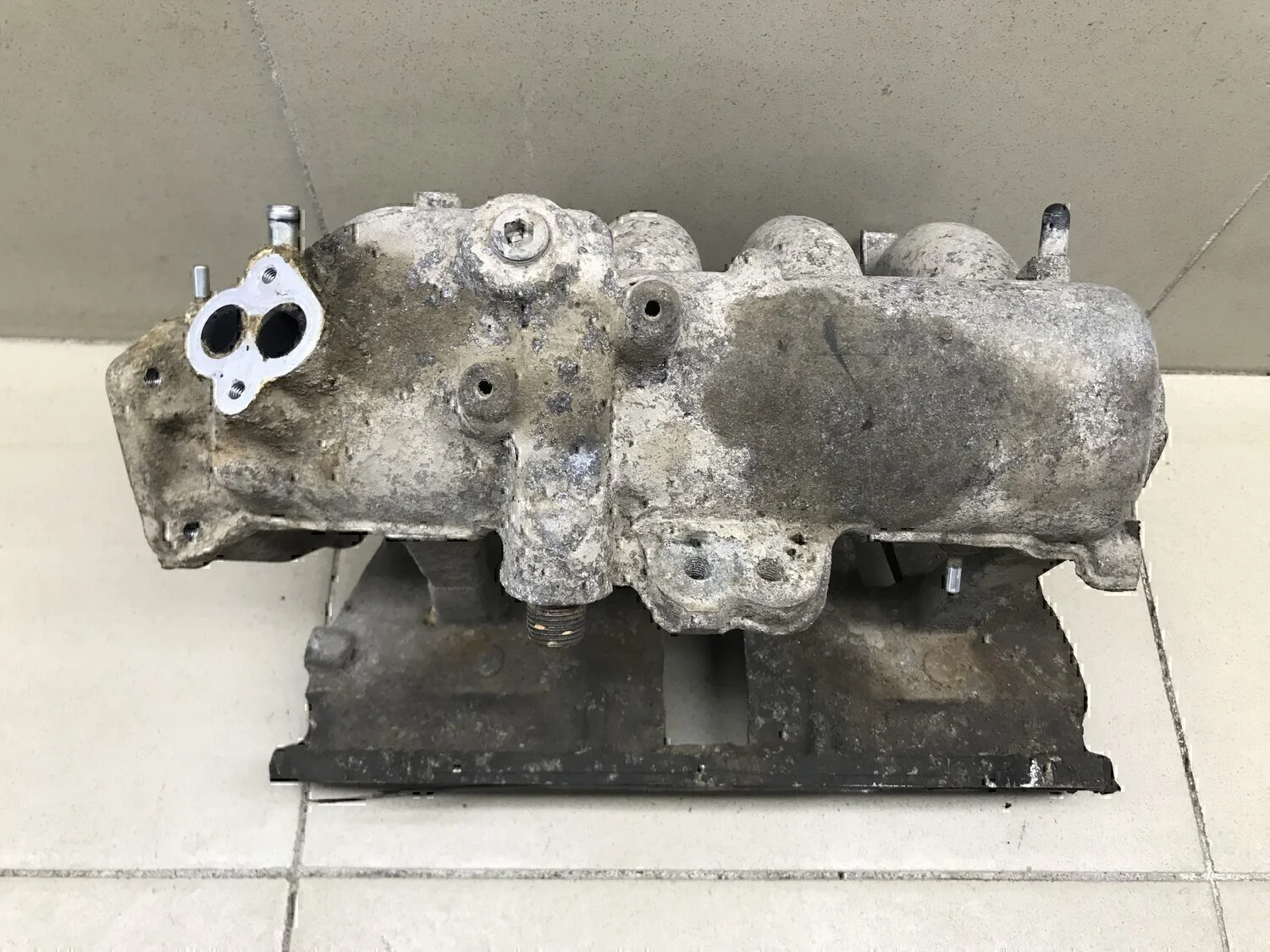 Впускной коллекор MAZDA 626 (GE) 1992-1997 - миниатюра 7