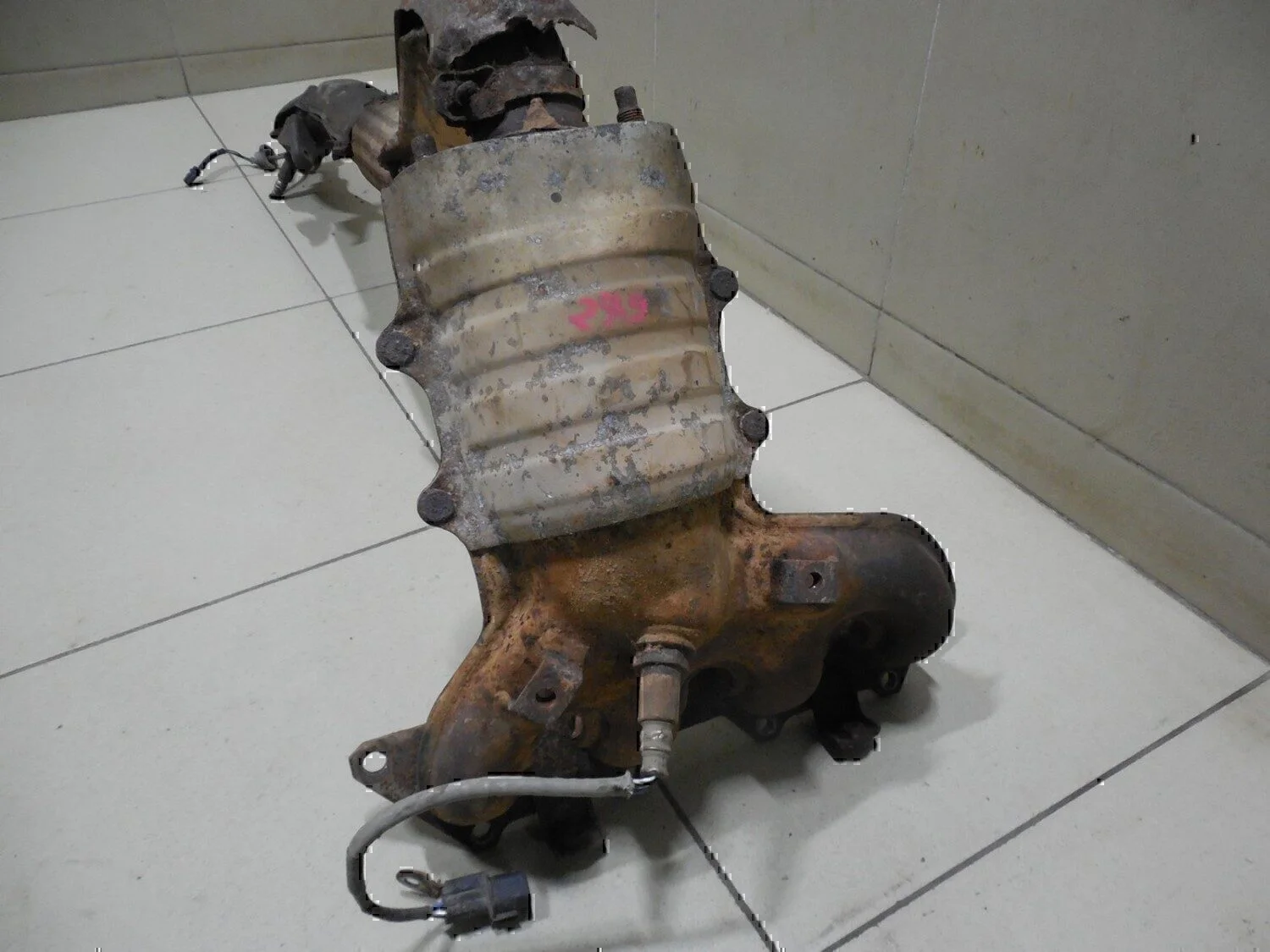 Коллектор выпускной MITSUBISHI Carisma (DA) 1999-2003 - миниатюра 6