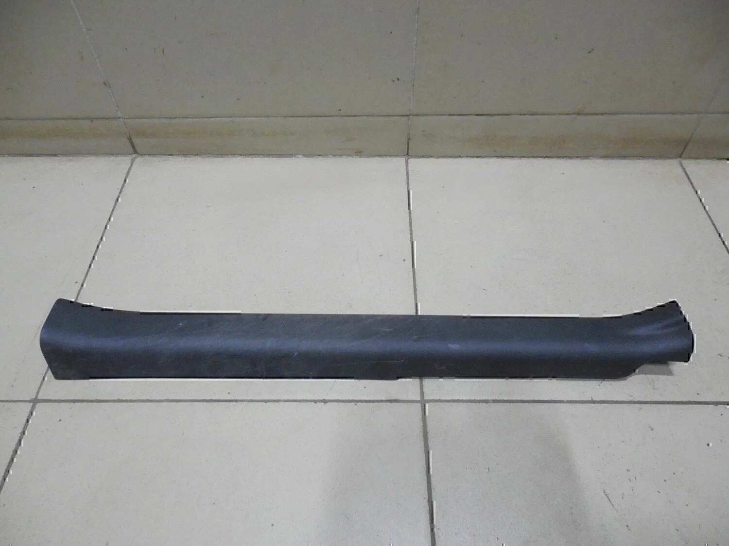 Накладка порога (внутренняя) TOYOTA Yaris 2005-2011 - изображение 1