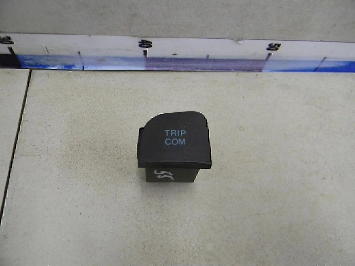 Кнопка многофункциональная Hyundai-KIA Elantra 2000-2005 - изображение 1