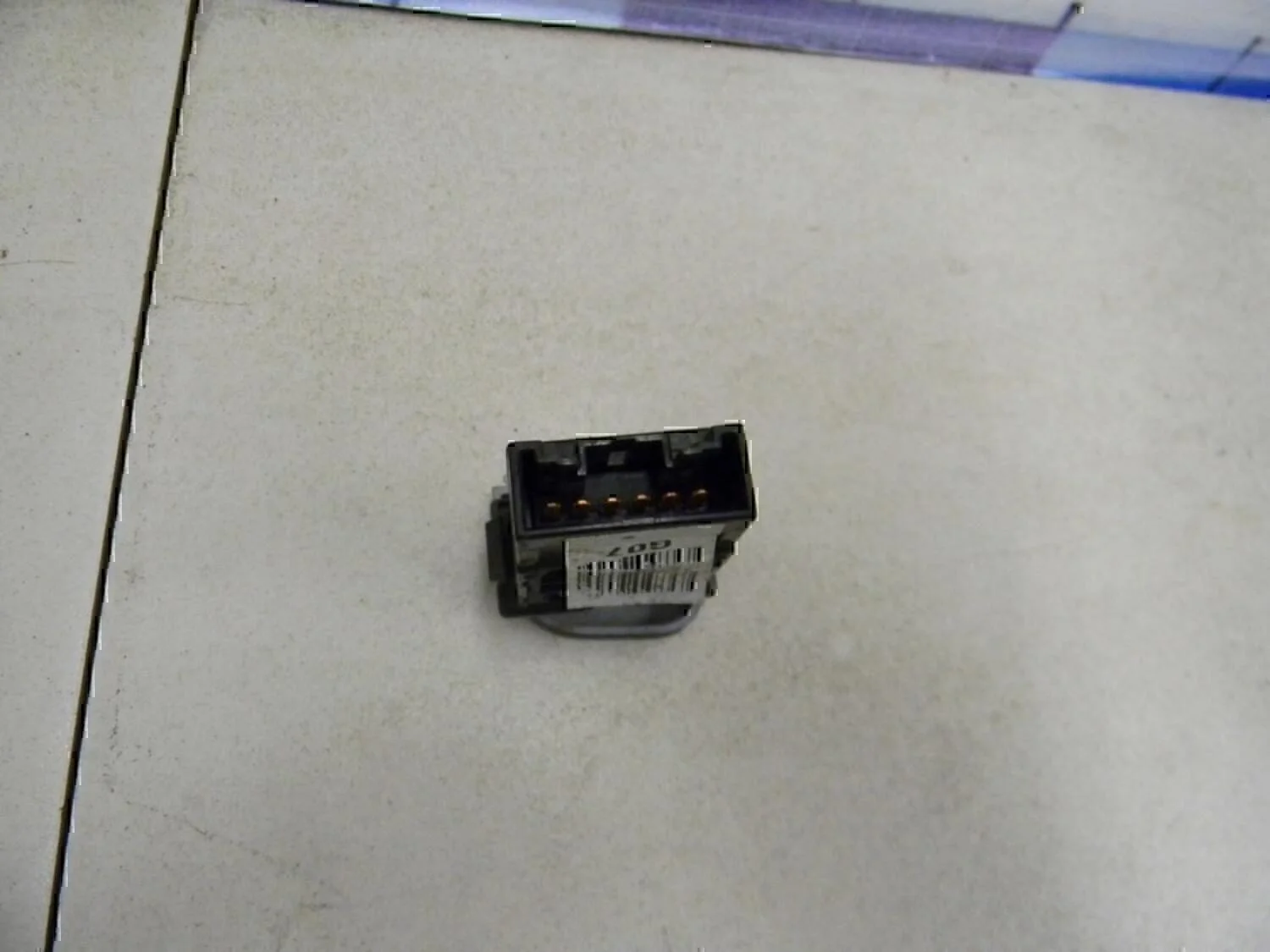 Кнопка многофункциональная Hyundai-KIA Elantra 2000-2005 - миниатюра 2