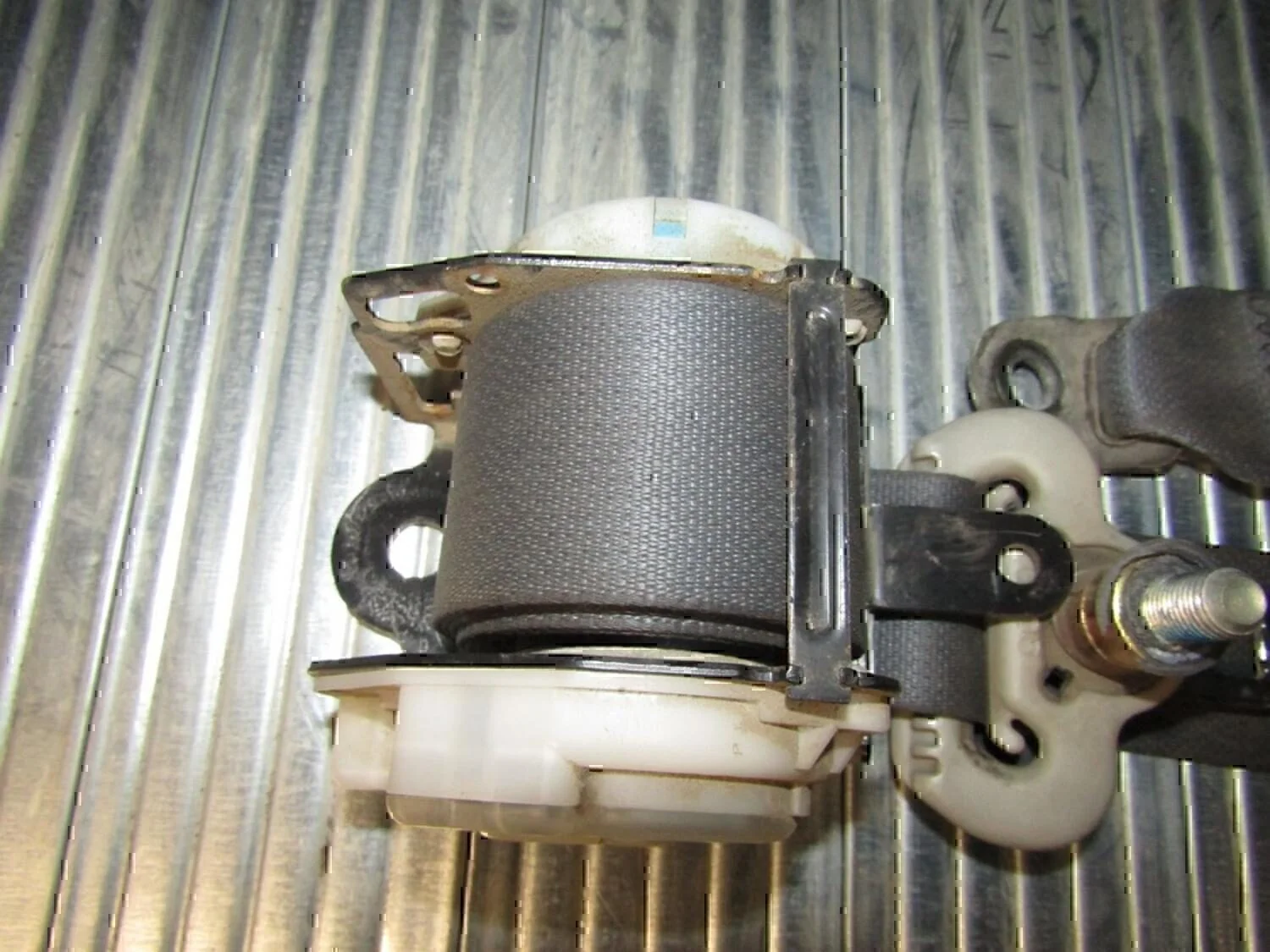 Ремень безопасности MITSUBISHI Outlander (CU) 2003-2009 - миниатюра 2