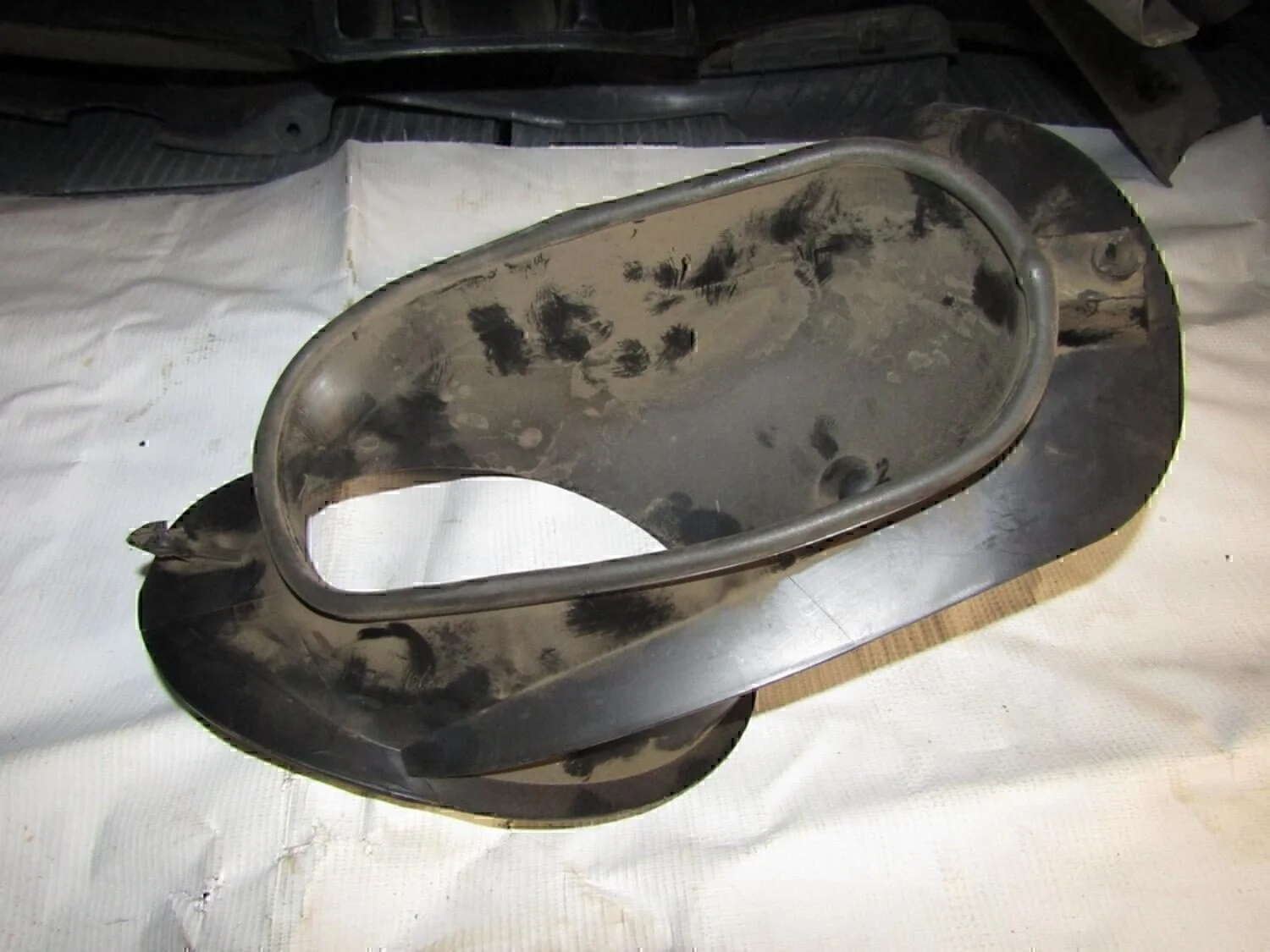 Кожух рулевой колонки Peugeot-Citroen C4 2005-2011 - изображение 1