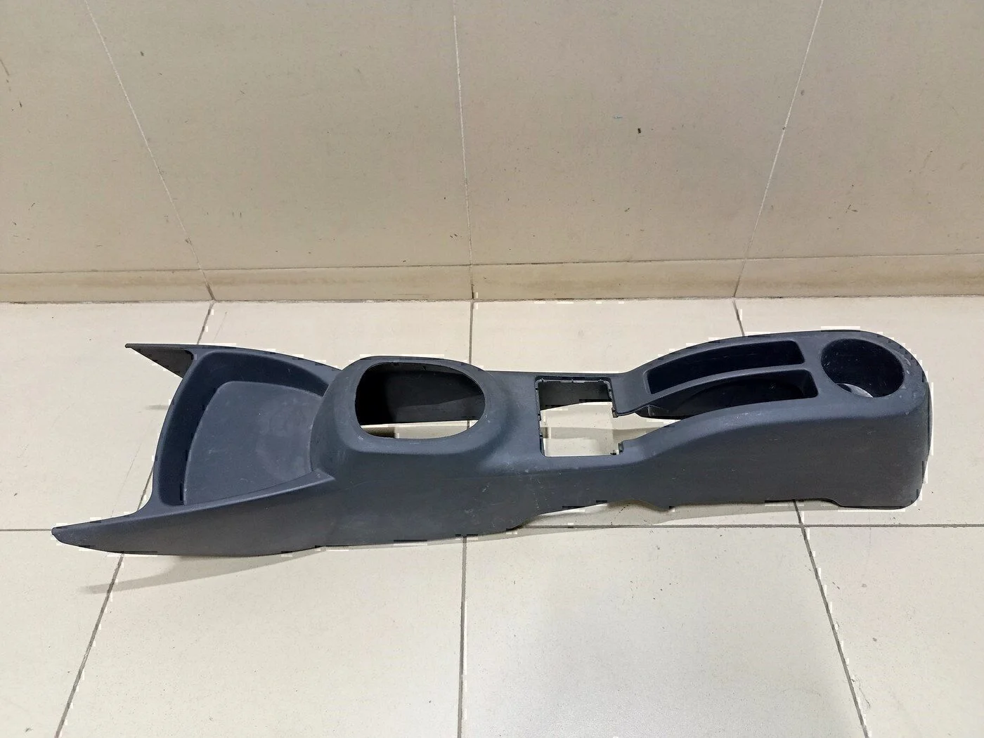 Консоль TOYOTA Yaris 2005-2011 - изображение 1