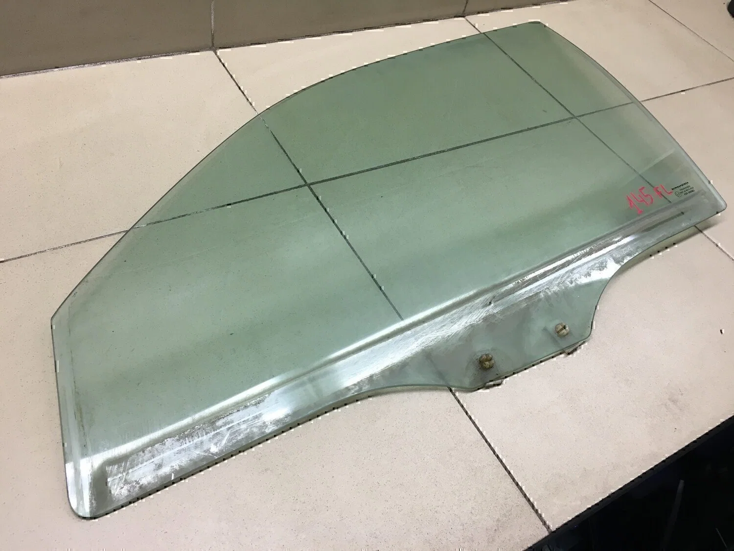 Стекло двери передней левой MAZDA 626 (GE) 1992-1997 - миниатюра 2