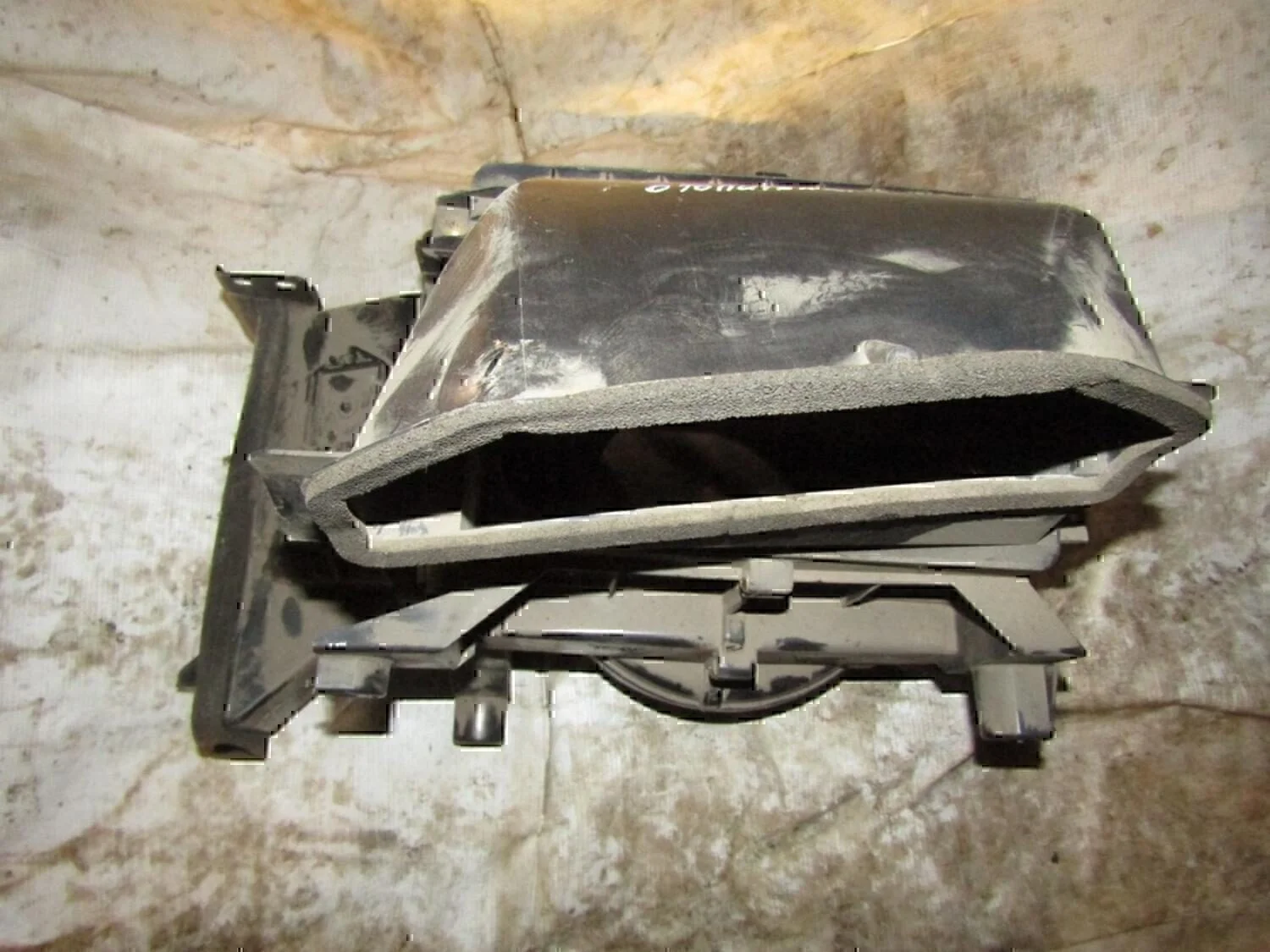 Корпус отопителя MITSUBISHI Lancer Cedia 2000-2003 - миниатюра 2