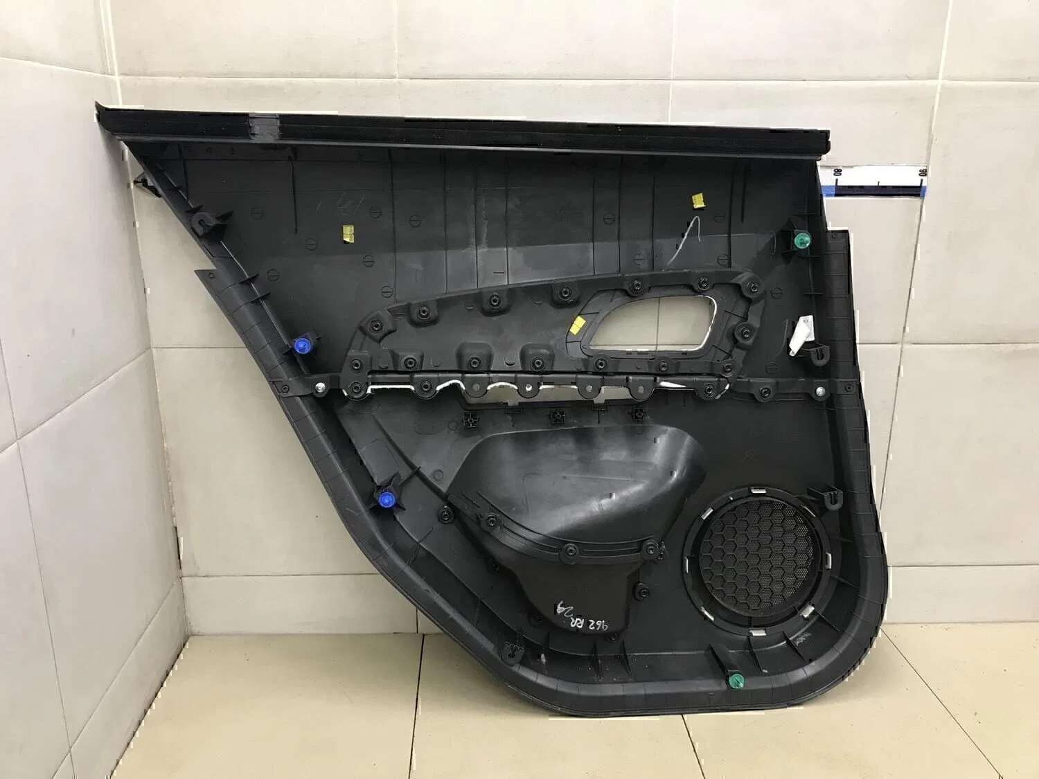 Обшивка двери задней правой Chevrolet Cruze 2009-2016 - миниатюра 4