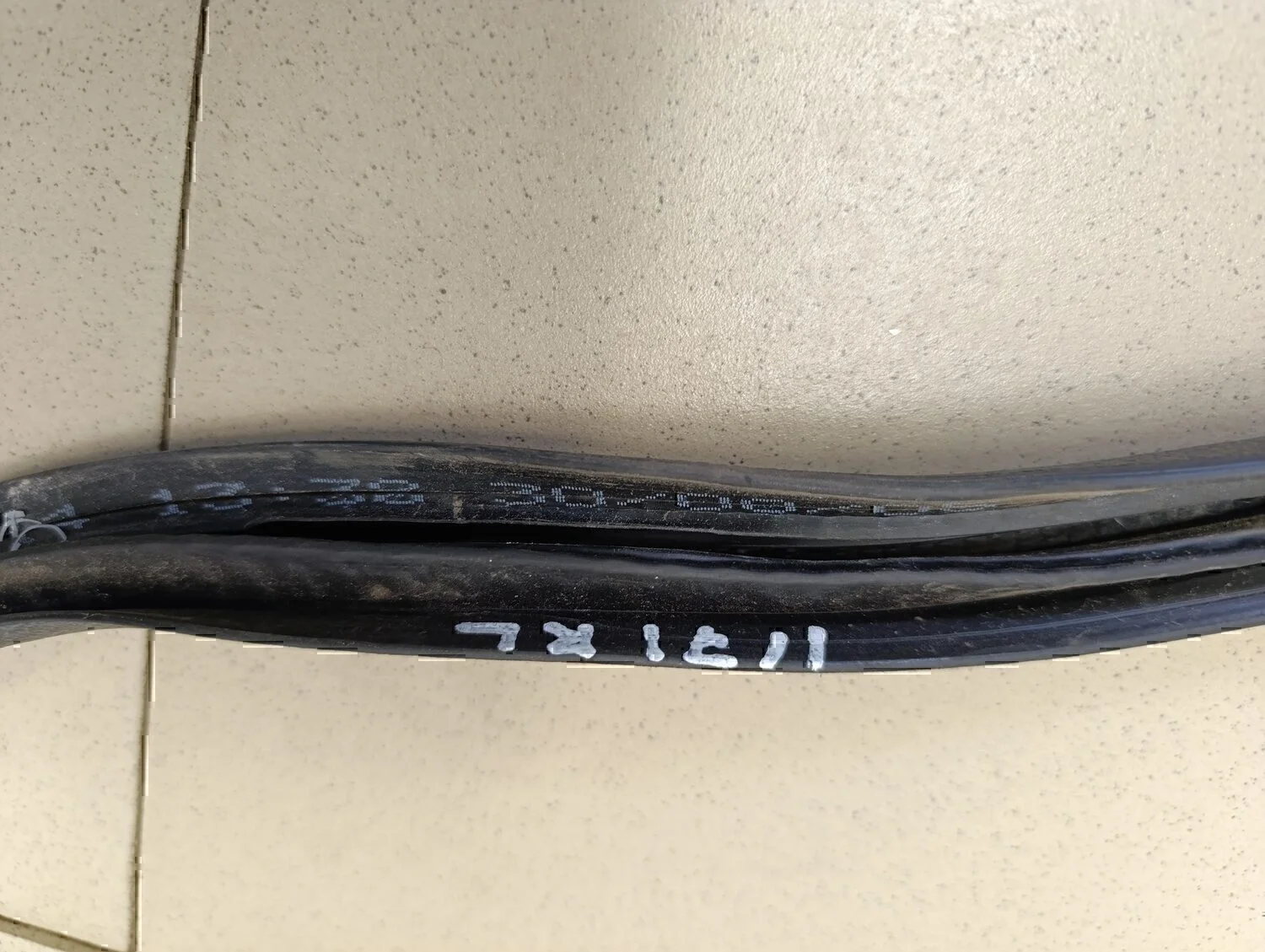Уплотнитель (внутри) FORD Fusion 2002-2012 - миниатюра 3