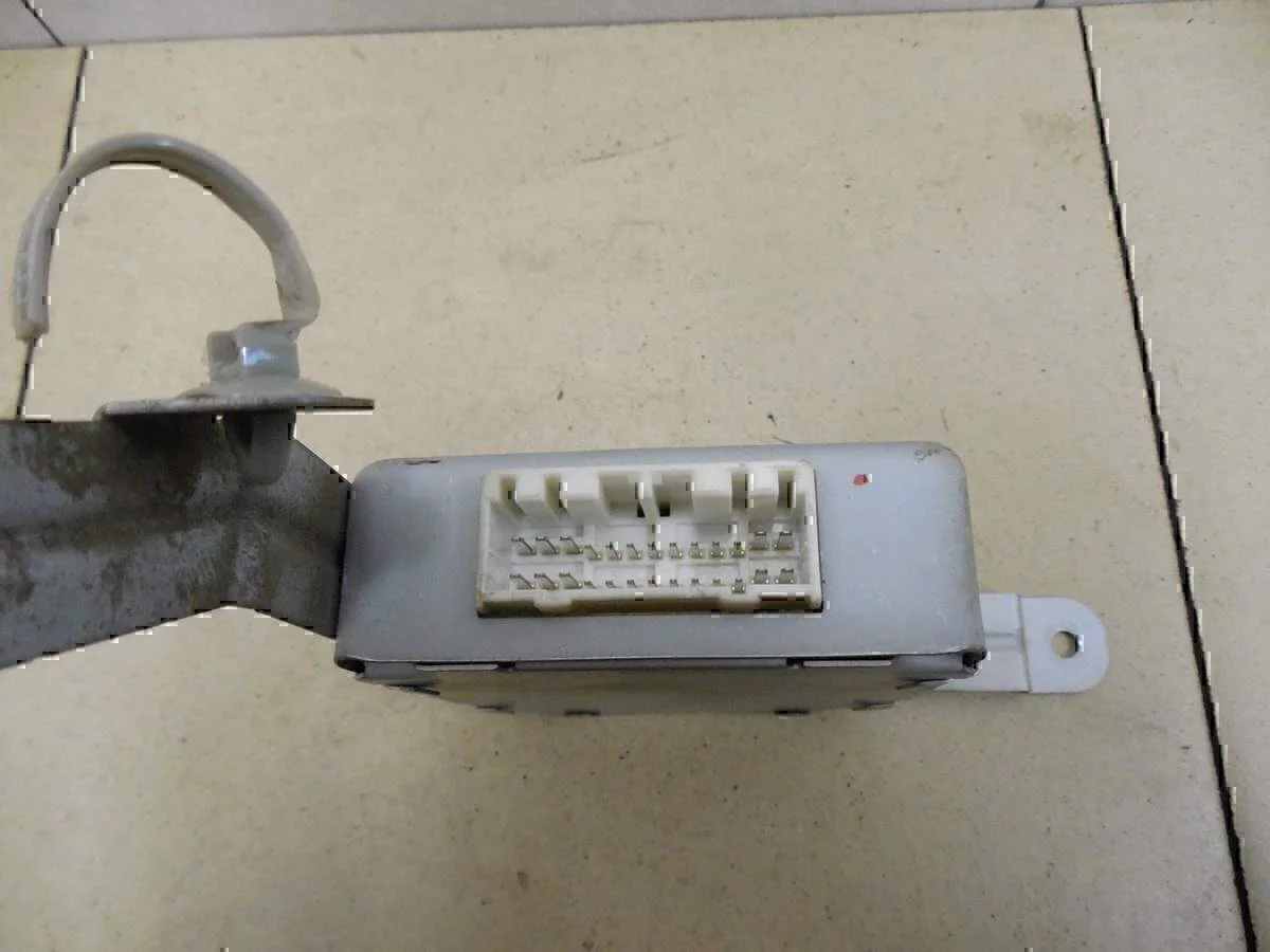 Блок электронный Hyundai-KIA Elantra 2000-2005 - миниатюра 2