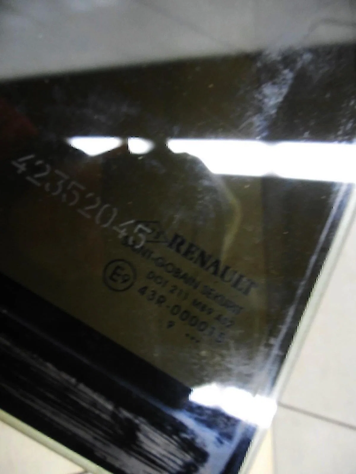 Стекло двери задней правой (форточка) RENAULT Megane III 2009-2016 - миниатюра 2