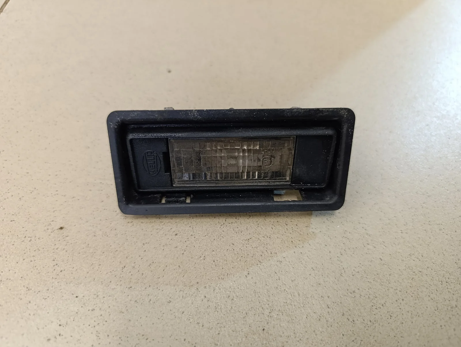 Фонарь подсветки номера Peugeot-Citroen C4 2005-2011 - изображение 1