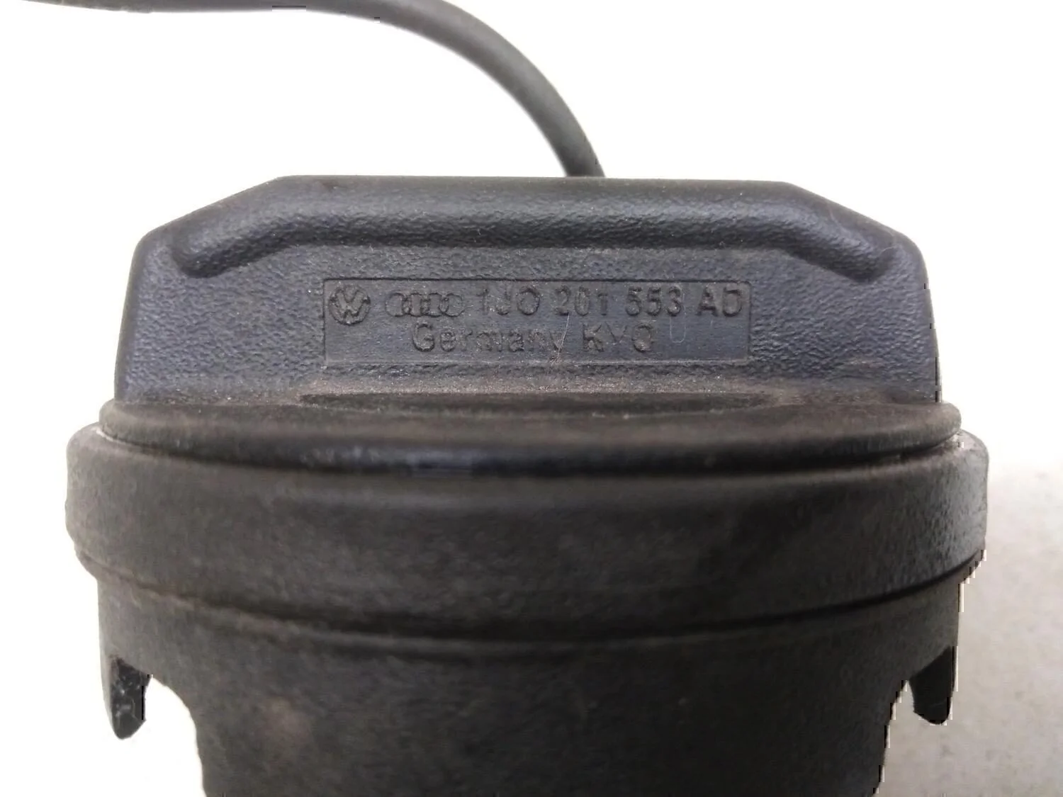 Крышка топливного бака Audi Golf V 2003-2009 - миниатюра 4