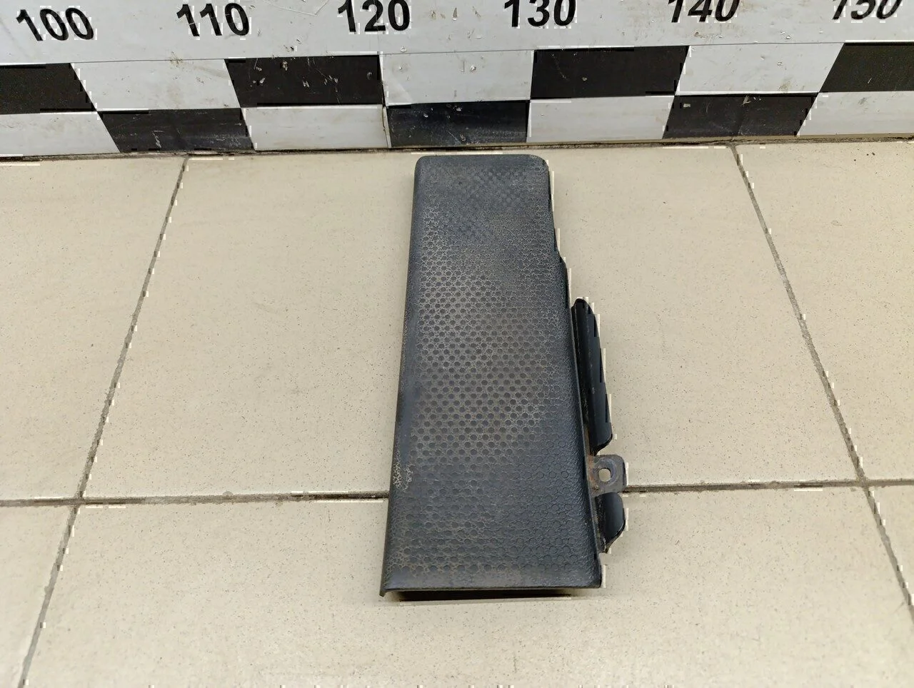 Накладка (кузов внутри) VW Tiguan 2011-2016 - изображение 1
