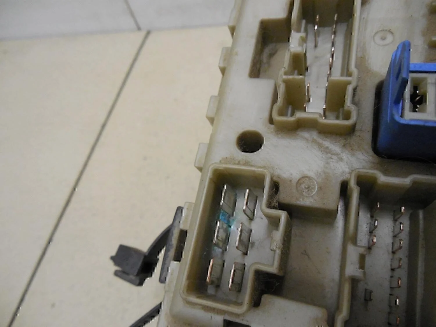 Блок предохранителей NISSAN Almera Tino 2000-2006 - миниатюра 6